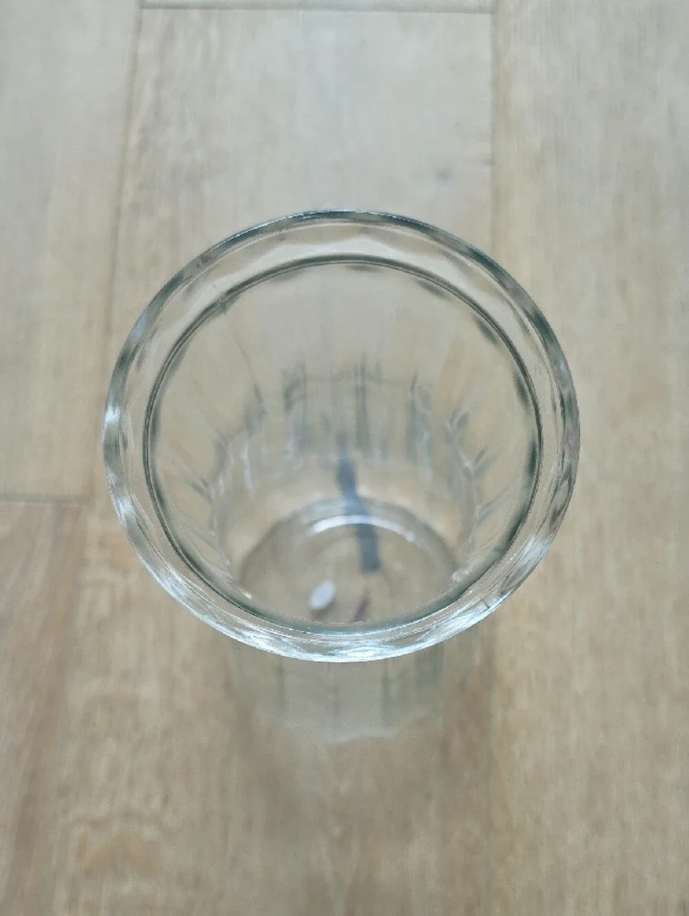 Clear Glass Vase - Elegant Ribbed Design